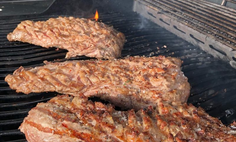 Kød på grill