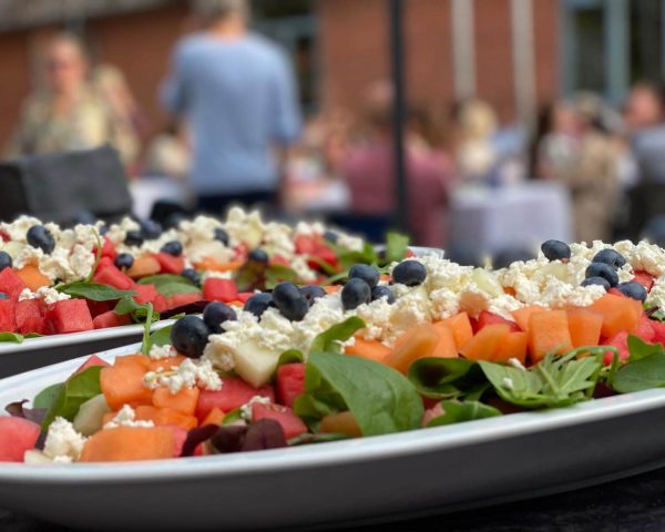 Salat på fad med Myggen's