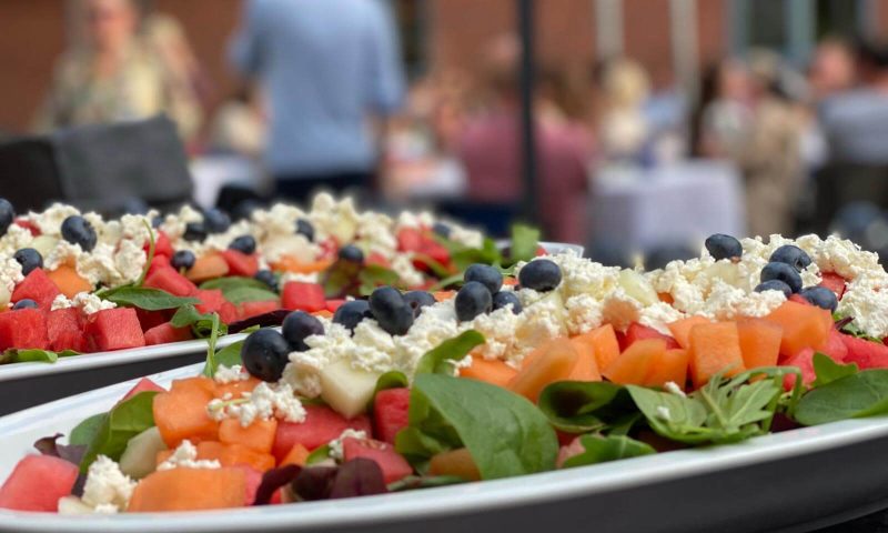 Salat på fad med Myggen's